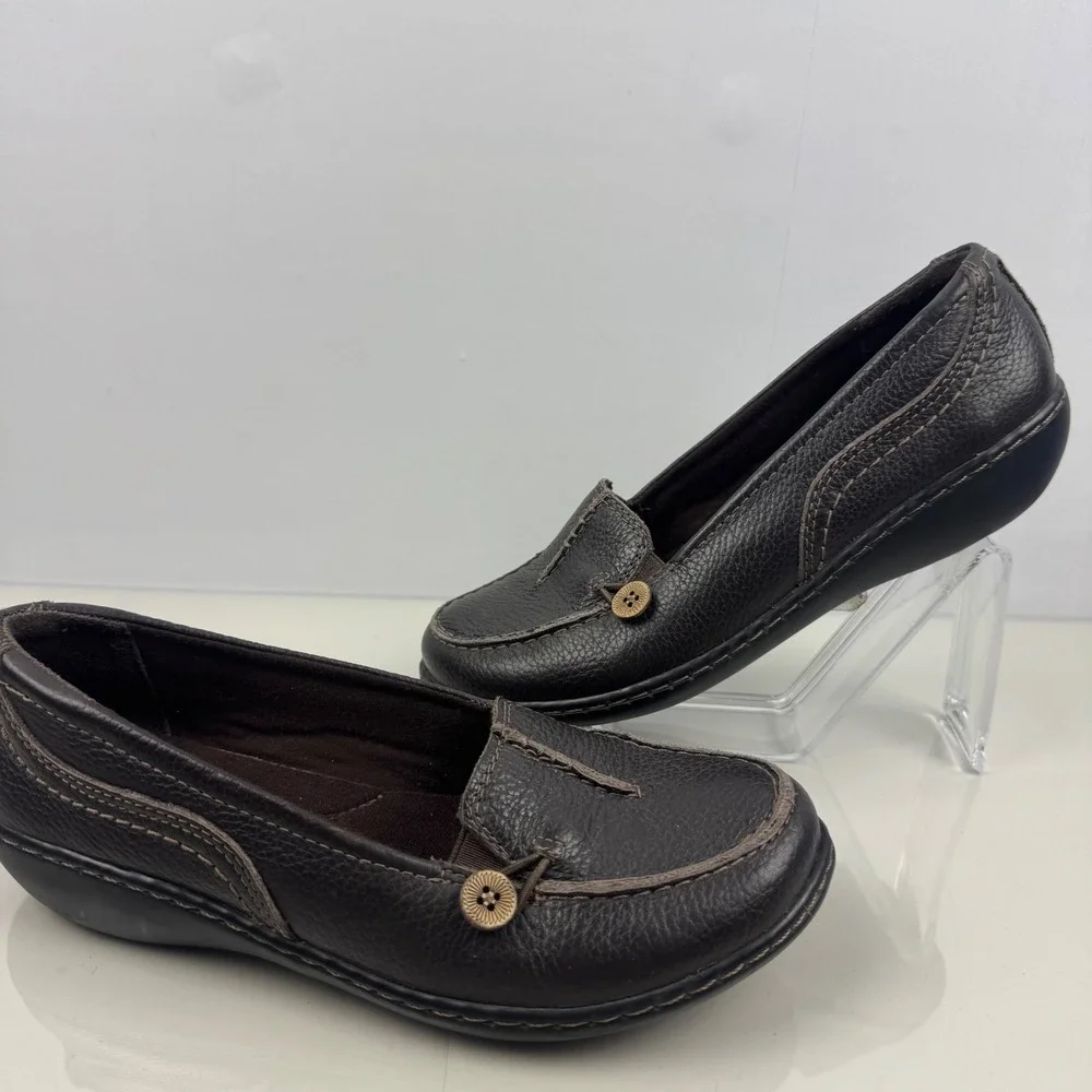 Clarks Collection Women Dark Brown Leather Button Detail‎ Loafer Shoes Size 7.5M